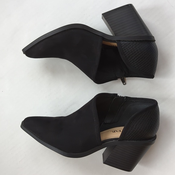 Just Fab Faux Snakeskin Faux Suede Side Cut Out Ankle Booties 7 Black - Picture 7 of 16